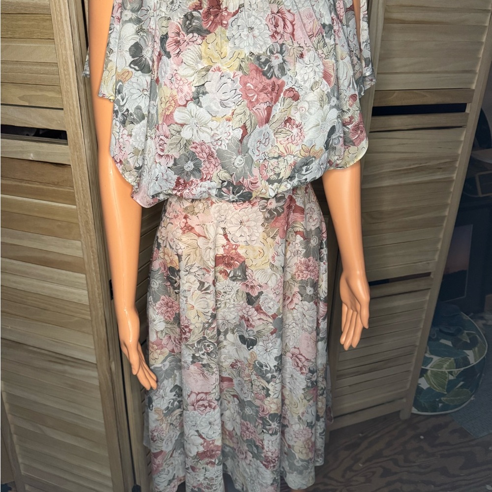 Light Floral Midi Dress in Pink and Gray